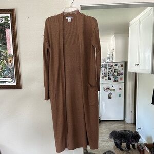 Gently worn Long pocketed cardigan. Size S/M